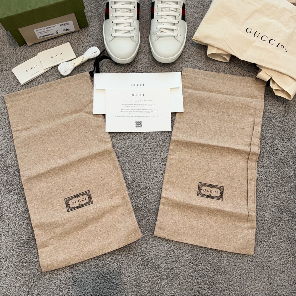 Gucci White Sneakers with Red and Green Accents - Picture 2 of 11